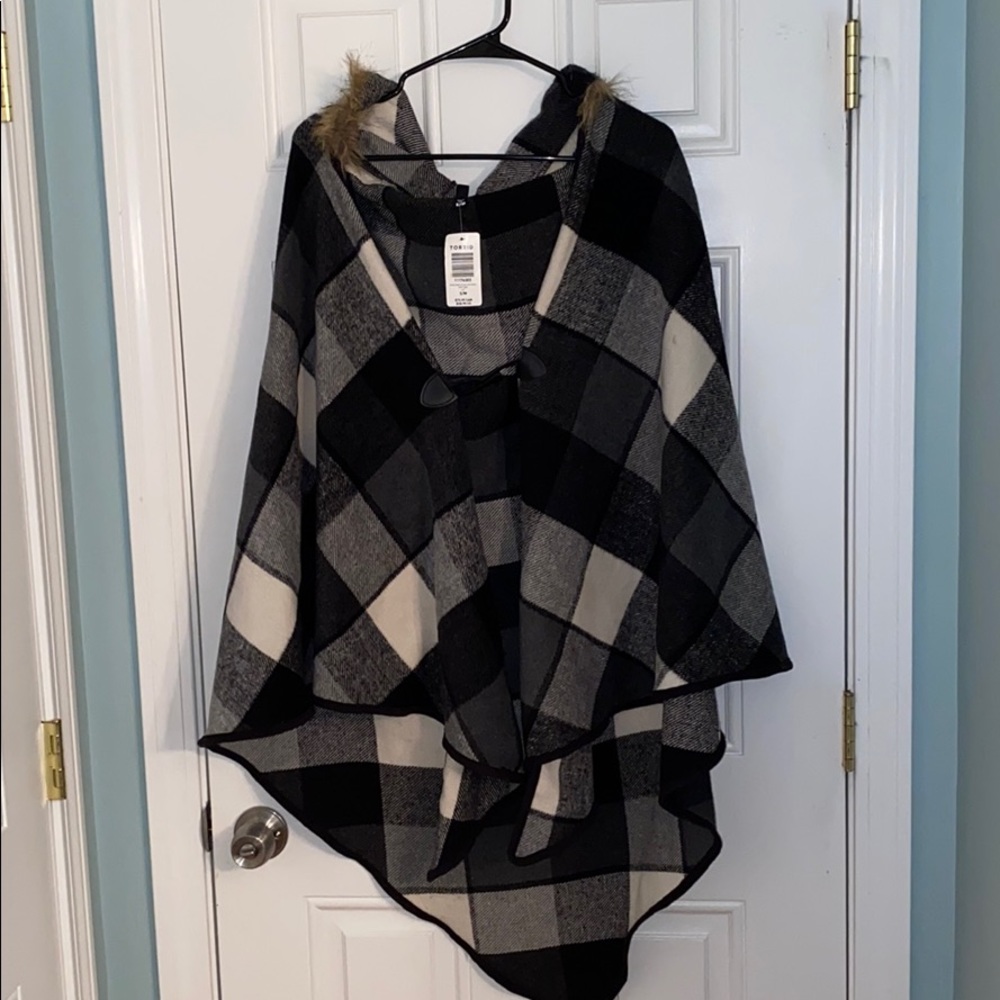 TORRID poncho/shrug with fur trim size S/M